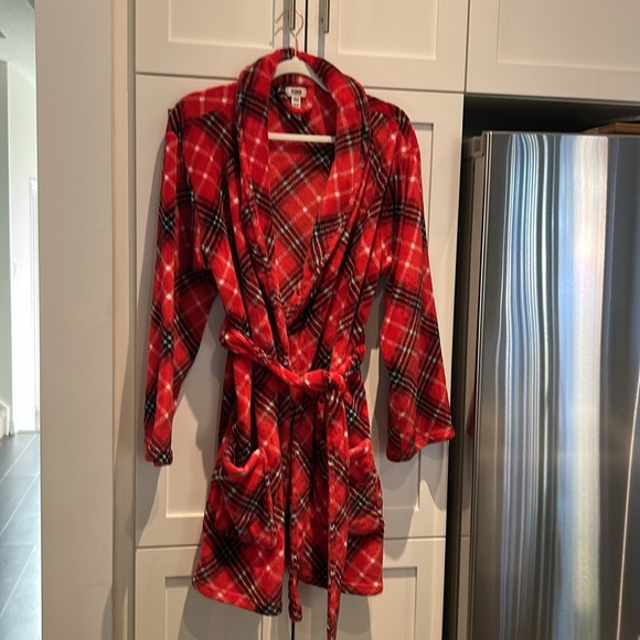 Victoria's Secret Pink Fluffy Plush Robe Red Plaid Size M/L - Picture 6 of 14